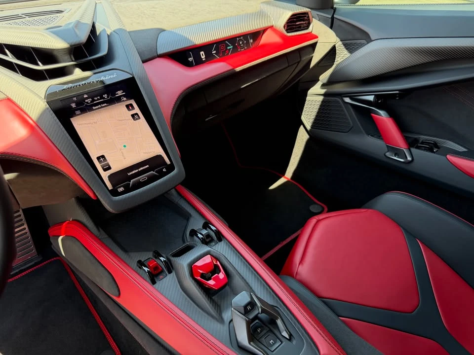 2025 Lamborghini Revuelto - Image 18 of 20