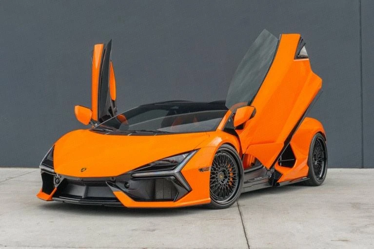 2025 Lamborghini Revuelto - Image 3 of 20