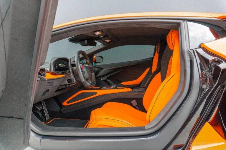 2025 Lamborghini Revuelto - Image 17 of 20