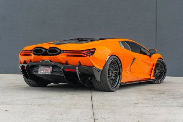 2025 Lamborghini Revuelto - Image 10 of 20