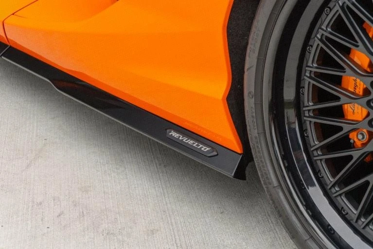 2025 Lamborghini Revuelto - Image 12 of 20