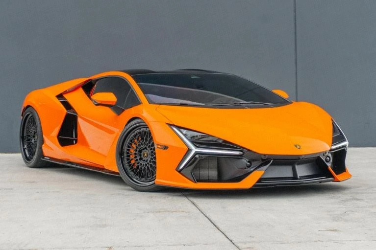 2025 Lamborghini Revuelto - Image 7 of 20