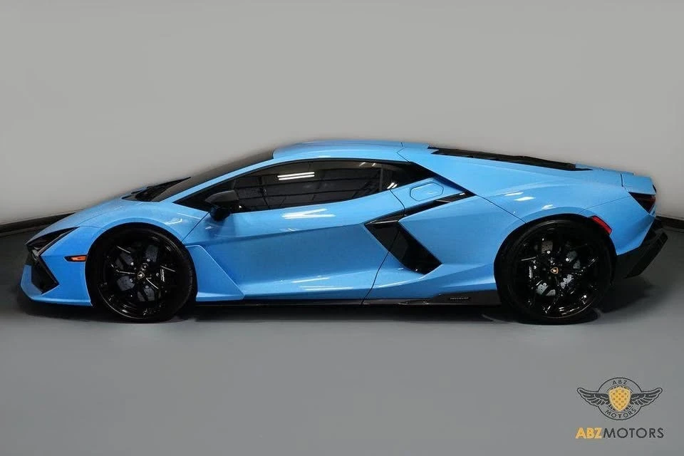 2025 Lamborghini Revuelto - Image 5 of 21