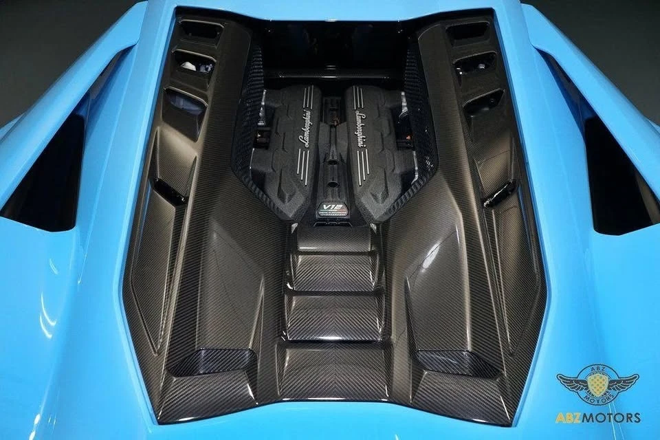 2025 Lamborghini Revuelto - Image 9 of 21