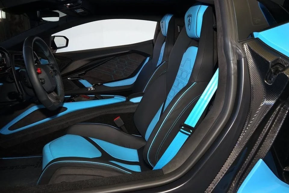 2025 Lamborghini Revuelto - Image 19 of 21
