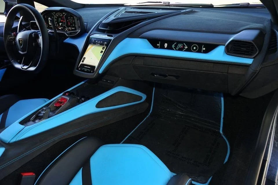 2025 Lamborghini Revuelto - Image 17 of 21
