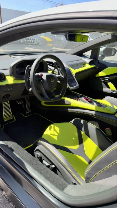 2025 Lamborghini Revuelto - Image 6 of 12