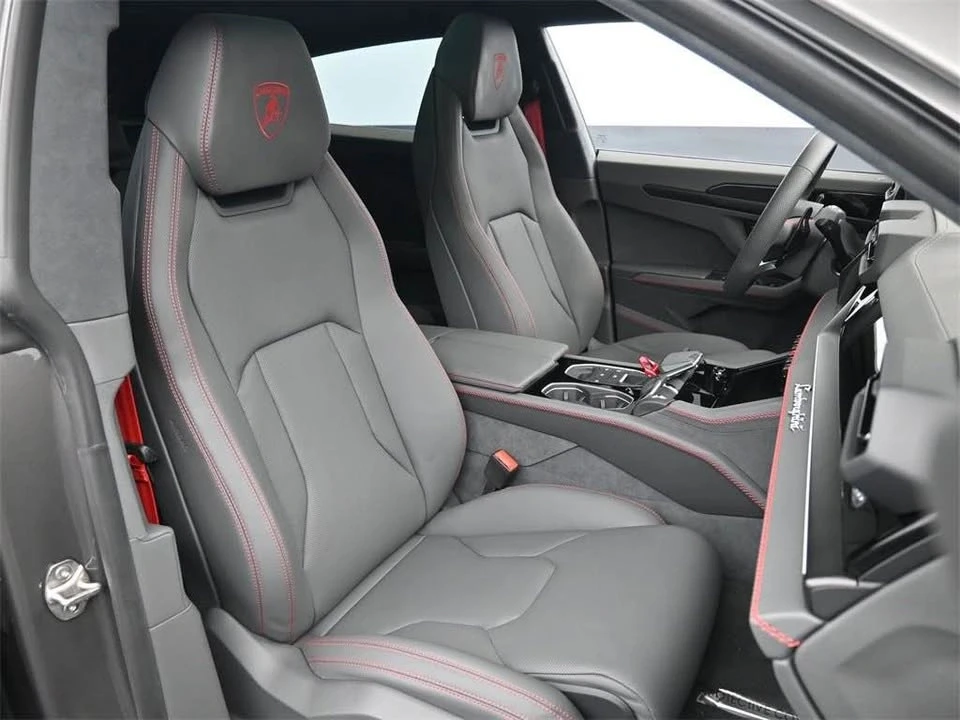 2025 Lamborghini Urus - Image 7 of 7