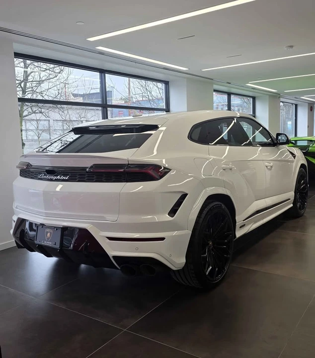 2025 Lamborghini Urus - Image 3 of 20