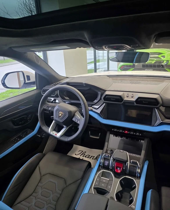 2025 Lamborghini Urus - Image 4 of 20