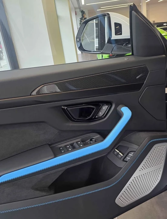 2025 Lamborghini Urus - Image 5 of 20