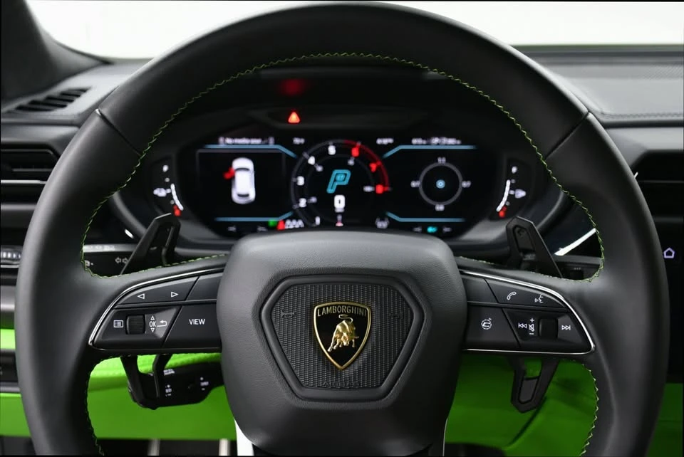 2025 Lamborghini Urus - Image 15 of 20