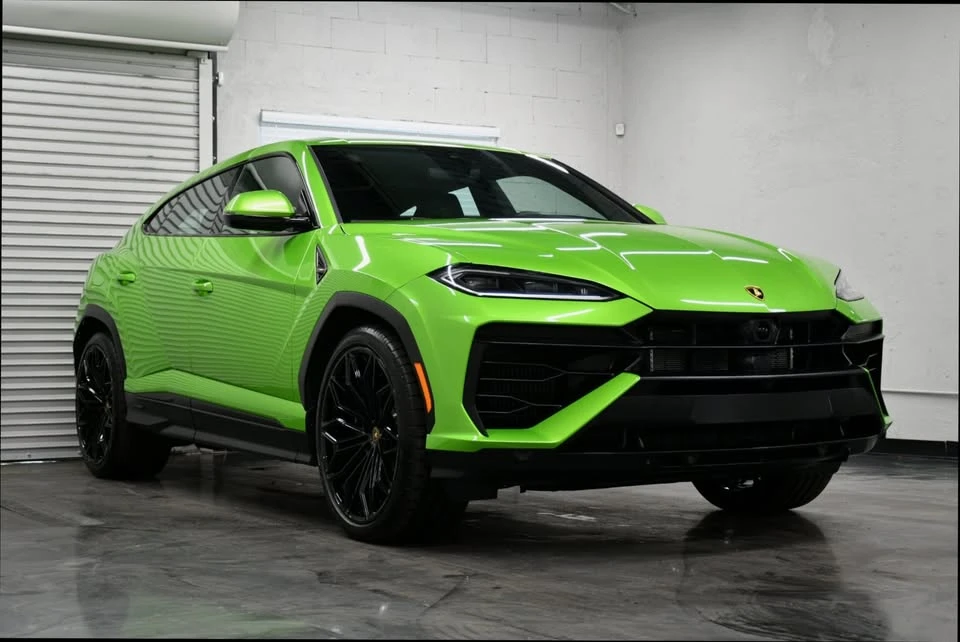 2025 Lamborghini Urus - Image 9 of 20