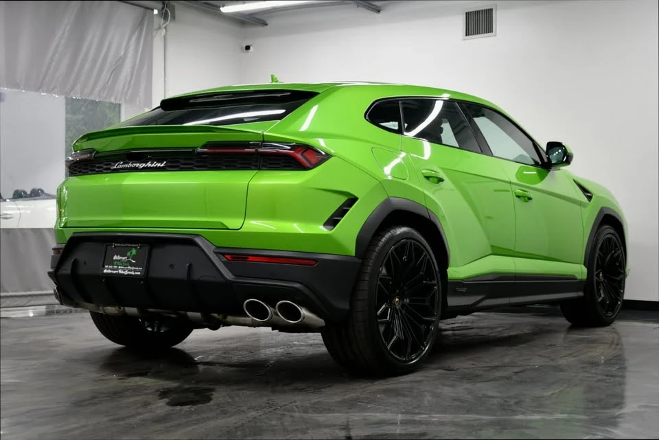 2025 Lamborghini Urus - Image 8 of 20