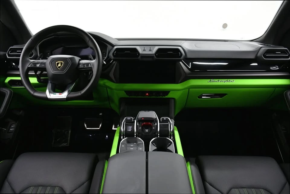 2025 Lamborghini Urus - Image 14 of 20
