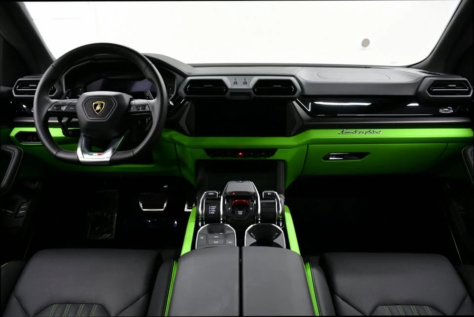 2025 Lamborghini Urus - Image 14 of 20