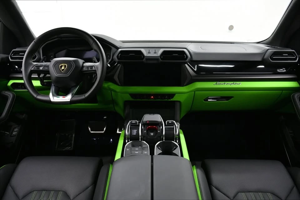 2025 Lamborghini Urus - Image 14 of 20