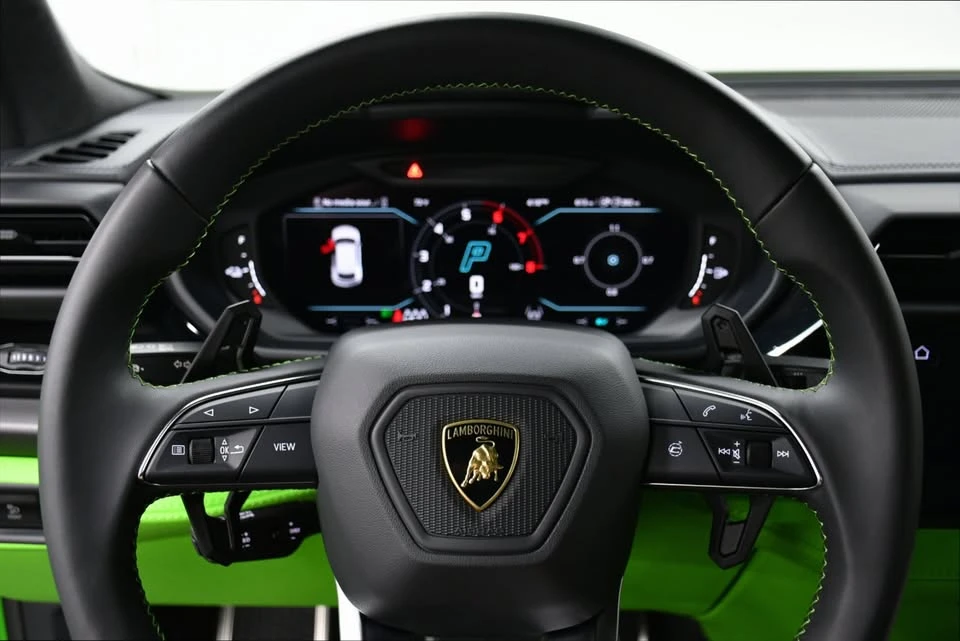 2025 Lamborghini Urus - Image 15 of 20