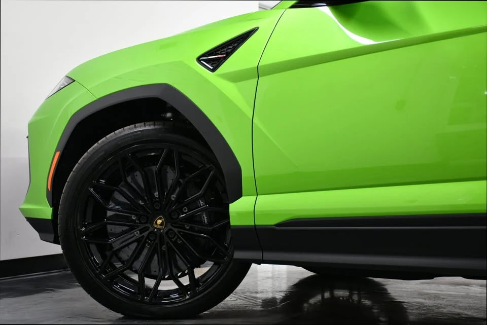 2025 Lamborghini Urus - Image 5 of 20