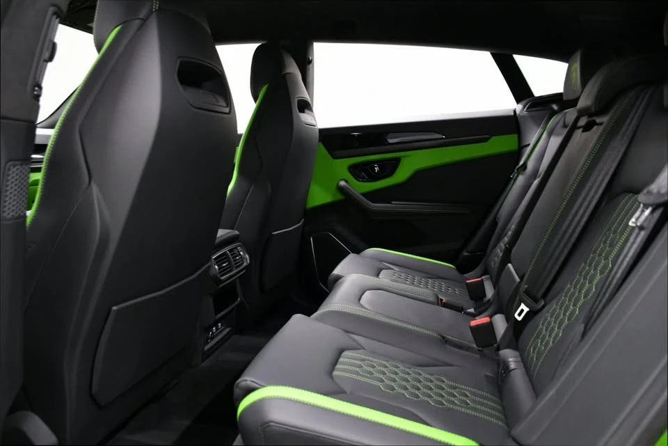2025 Lamborghini Urus - Image 18 of 20