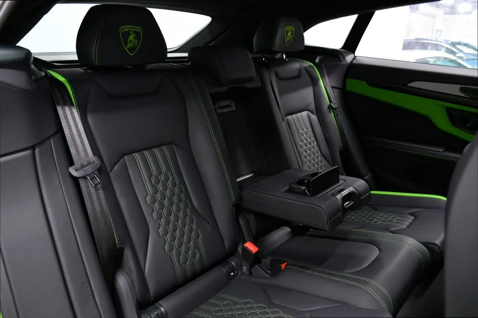 2025 Lamborghini Urus - Image 19 of 20