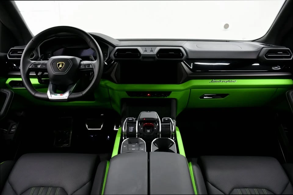 2025 Lamborghini Urus - Image 14 of 20
