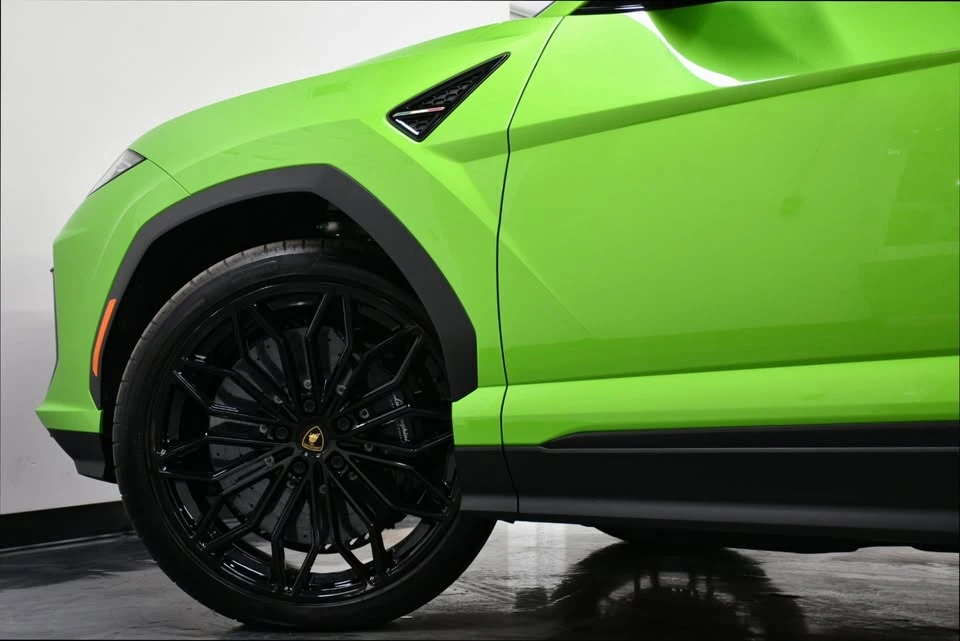 2025 Lamborghini Urus - Image 5 of 20