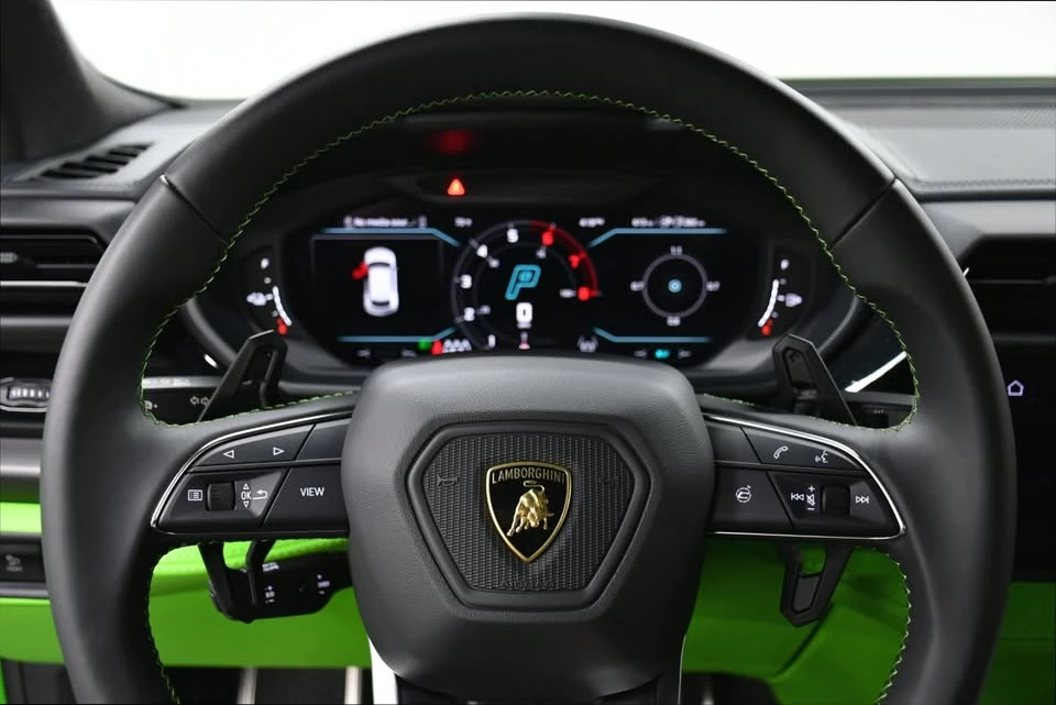 2025 Lamborghini Urus - Image 15 of 20