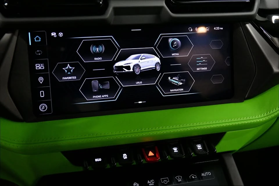 2025 Lamborghini Urus - Image 16 of 20