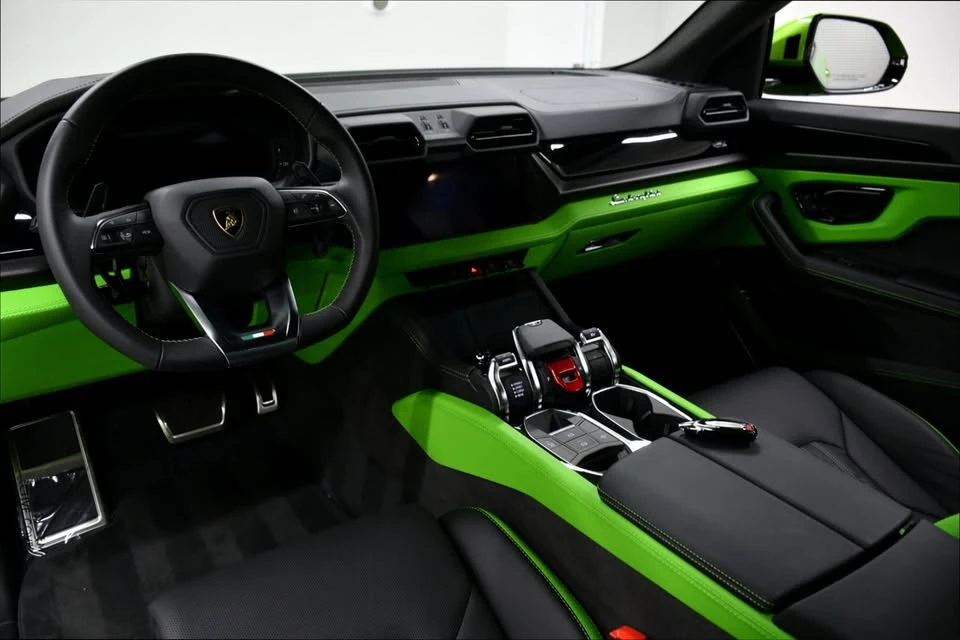 2025 Lamborghini Urus - Image 12 of 20