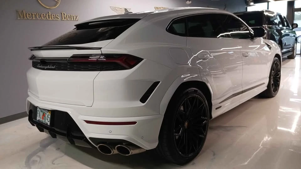2025 Lamborghini Urus - Image 4 of 8