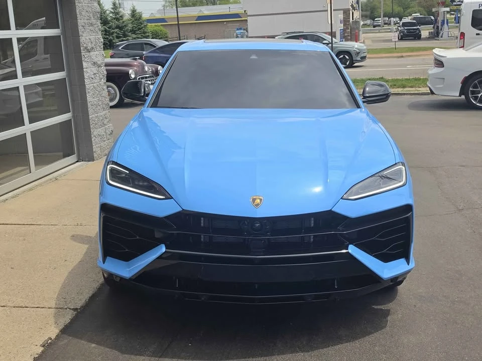 2025 Lamborghini Urus SE - Image 2 of 17