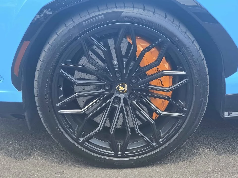 2025 Lamborghini Urus SE - Image 5 of 17