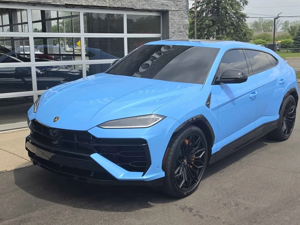 2025 Lamborghini Urus SE - Image 17 of 17