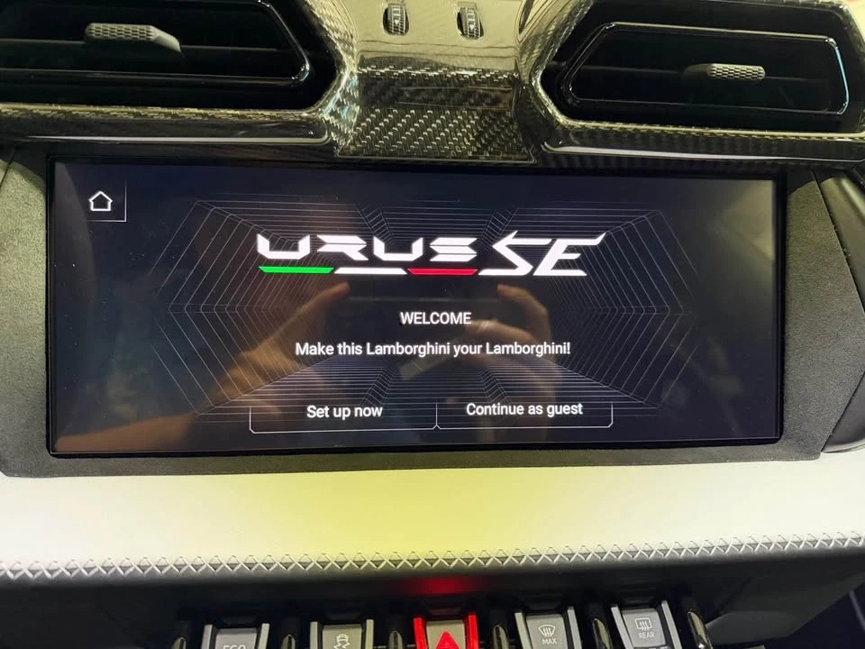 2025 Lamborghini Urus SE - Image 8 of 17
