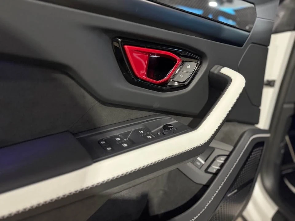 2025 Lamborghini Urus SE - Image 5 of 17