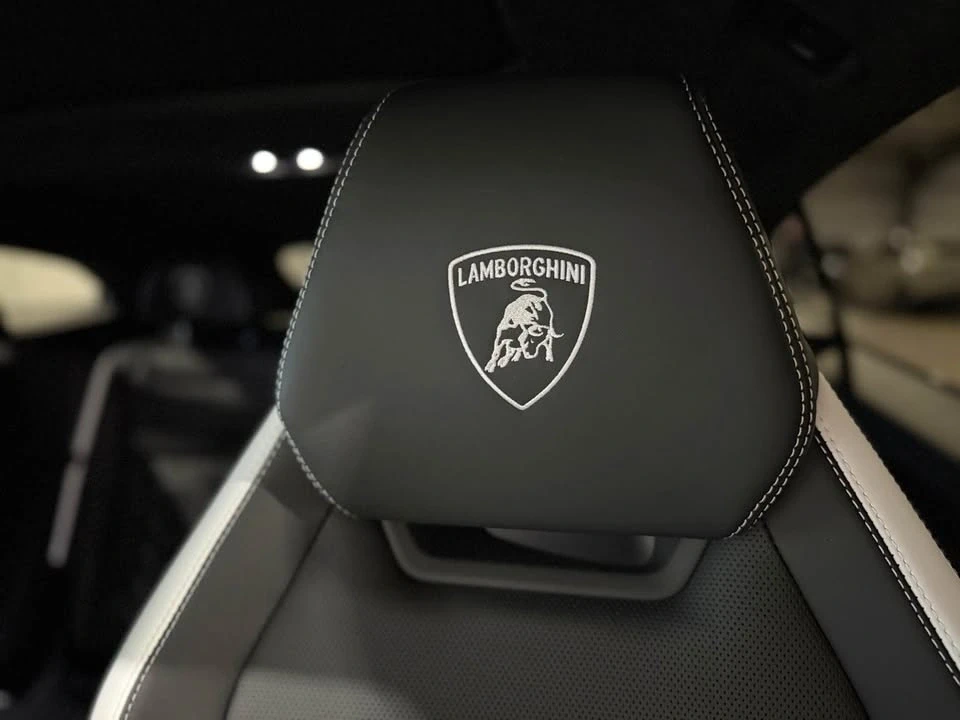 2025 Lamborghini Urus SE - Image 7 of 17