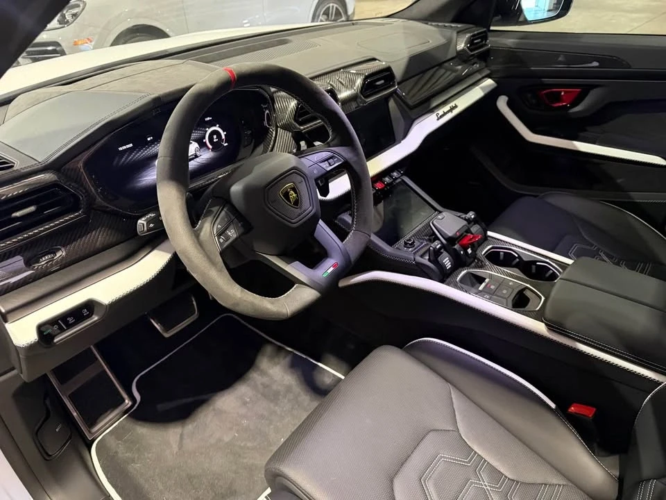 2025 Lamborghini Urus SE - Image 6 of 19