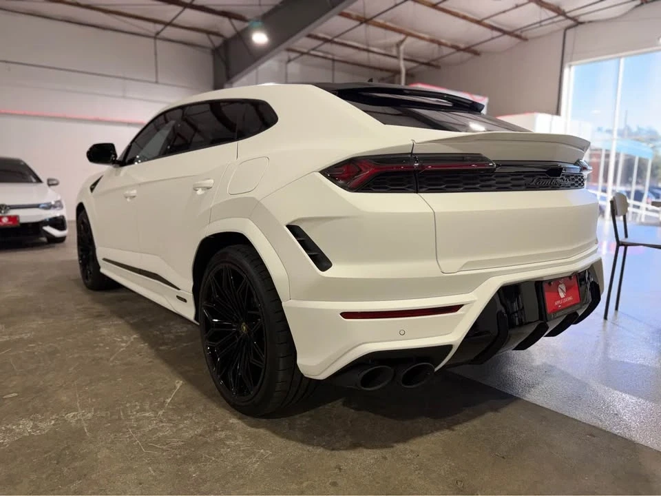 2025 Lamborghini Urus SE - Image 15 of 17