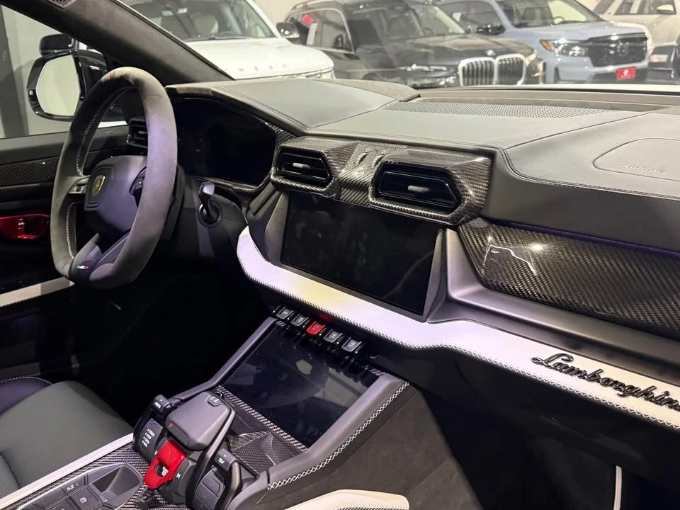 2025 Lamborghini Urus SE - Image 9 of 19