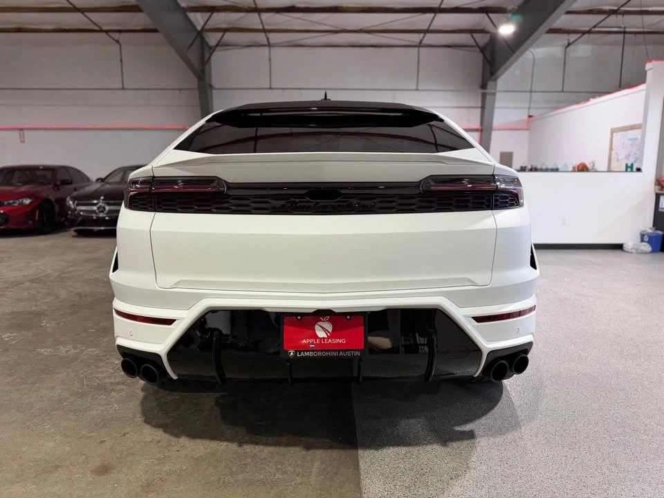 2025 Lamborghini Urus SE - Image 16 of 17