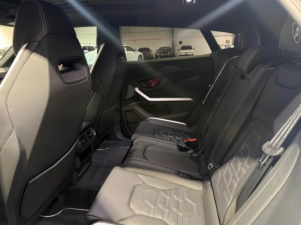 2025 Lamborghini Urus SE - Image 4 of 19