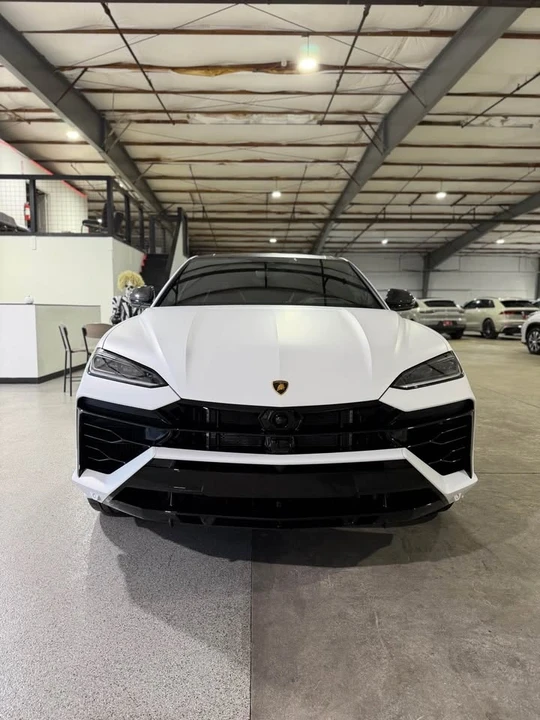2025 Lamborghini Urus SE - Image 2 of 17