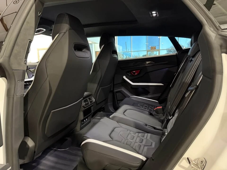 2025 Lamborghini Urus SE - Image 14 of 17