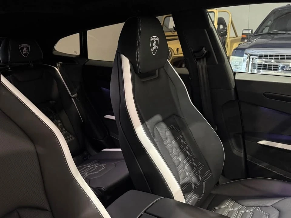 2025 Lamborghini Urus SE - Image 10 of 19
