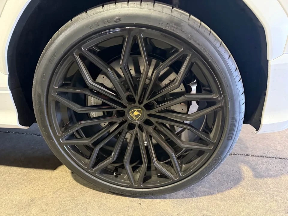 2025 Lamborghini Urus SE - Image 3 of 19