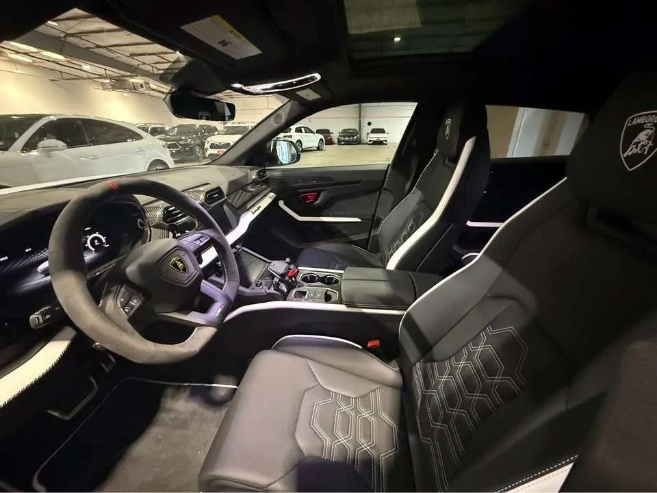 2025 Lamborghini Urus SE - Image 5 of 19