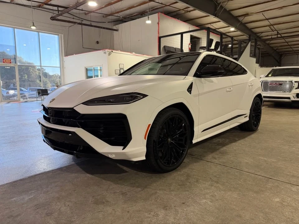 2025 Lamborghini Urus SE - Image 3 of 17
