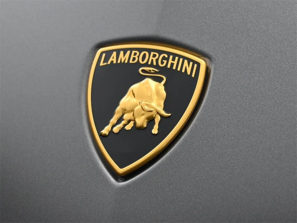 2025 Lamborghini Urus SE - Image 16 of 16