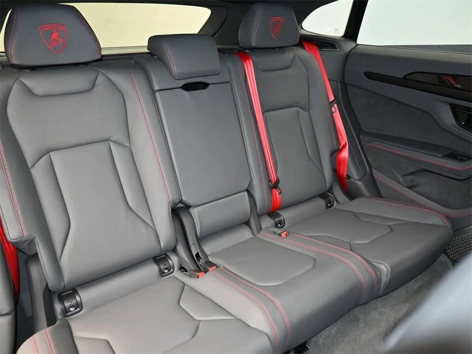 2025 Lamborghini Urus SE - Image 13 of 16
